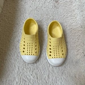 Native shoes (size 6) color pale yellow